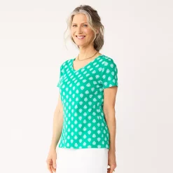 Petite Croft & Barrow® Essential V-Neck Tee -Outlet Croft & Barrow Store 5211690 Green Folk Geo