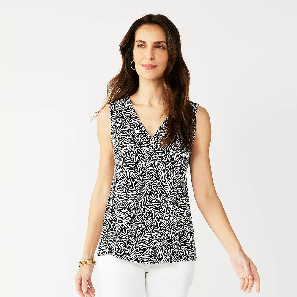 Women's Croft & Barrow® Pleated V-Neck Tank 4 Women's Croft & Barrow® Pleated V-Neck Tank - Image 4